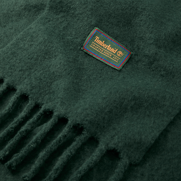 Women's Woven Tassel Scarf / Darkest Green
